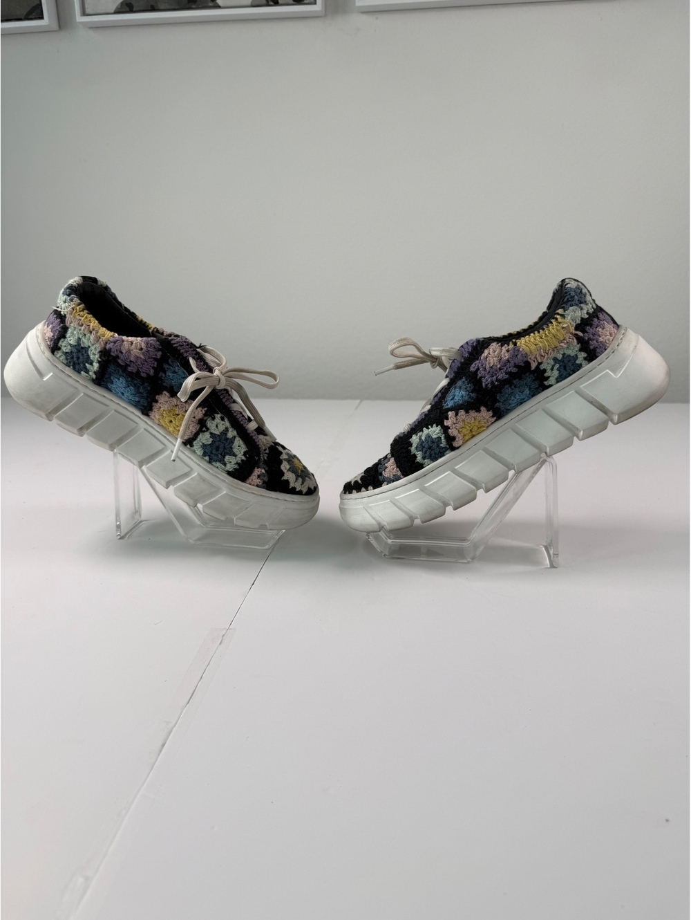 Free People "Catch ME IF YOU CAN" Crochet Sneakers Size 8 - Picture 6 of 8